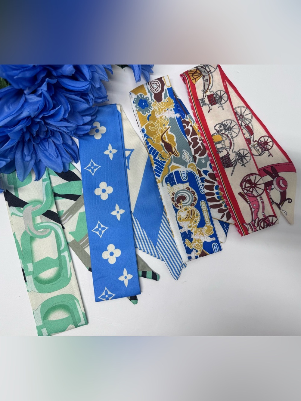 🌟NIB SATINY HIGH BTQ TWILLY SCARF BANDEAU